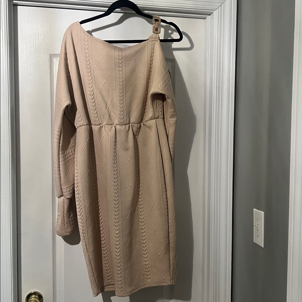 Elegant Beige Knit Dress